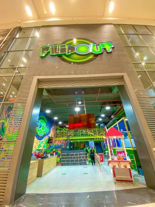FlipOut اكبر مكان للتنطيط و اللعب في مول العرب